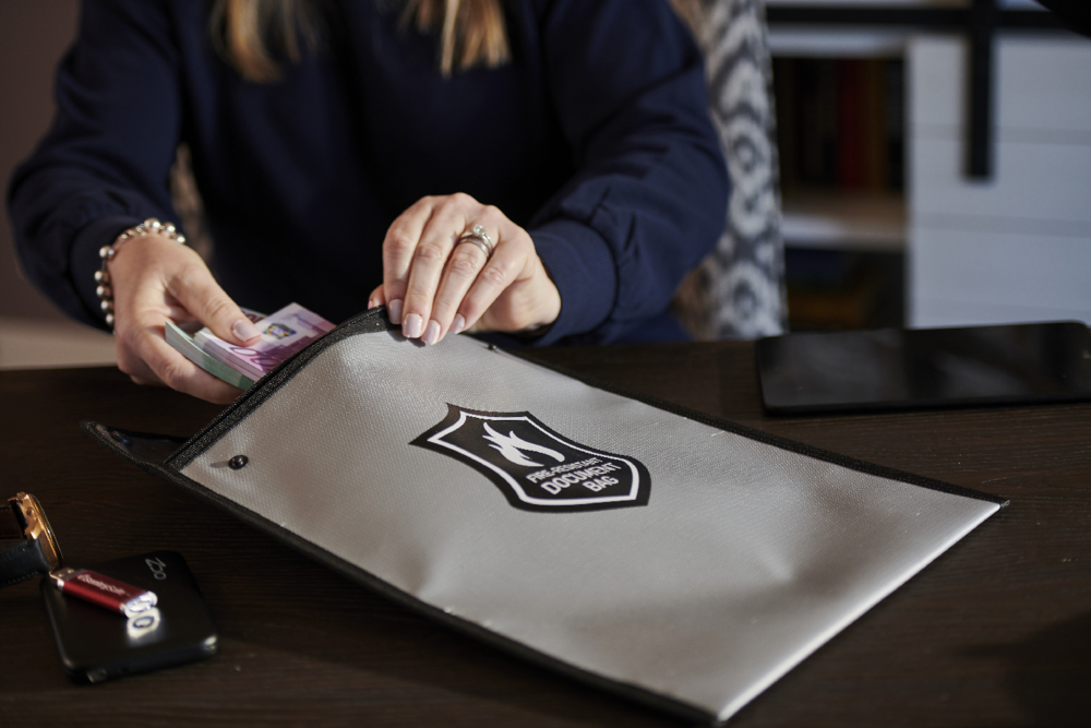 Master Lock Feuerbeständige Dokumententasche